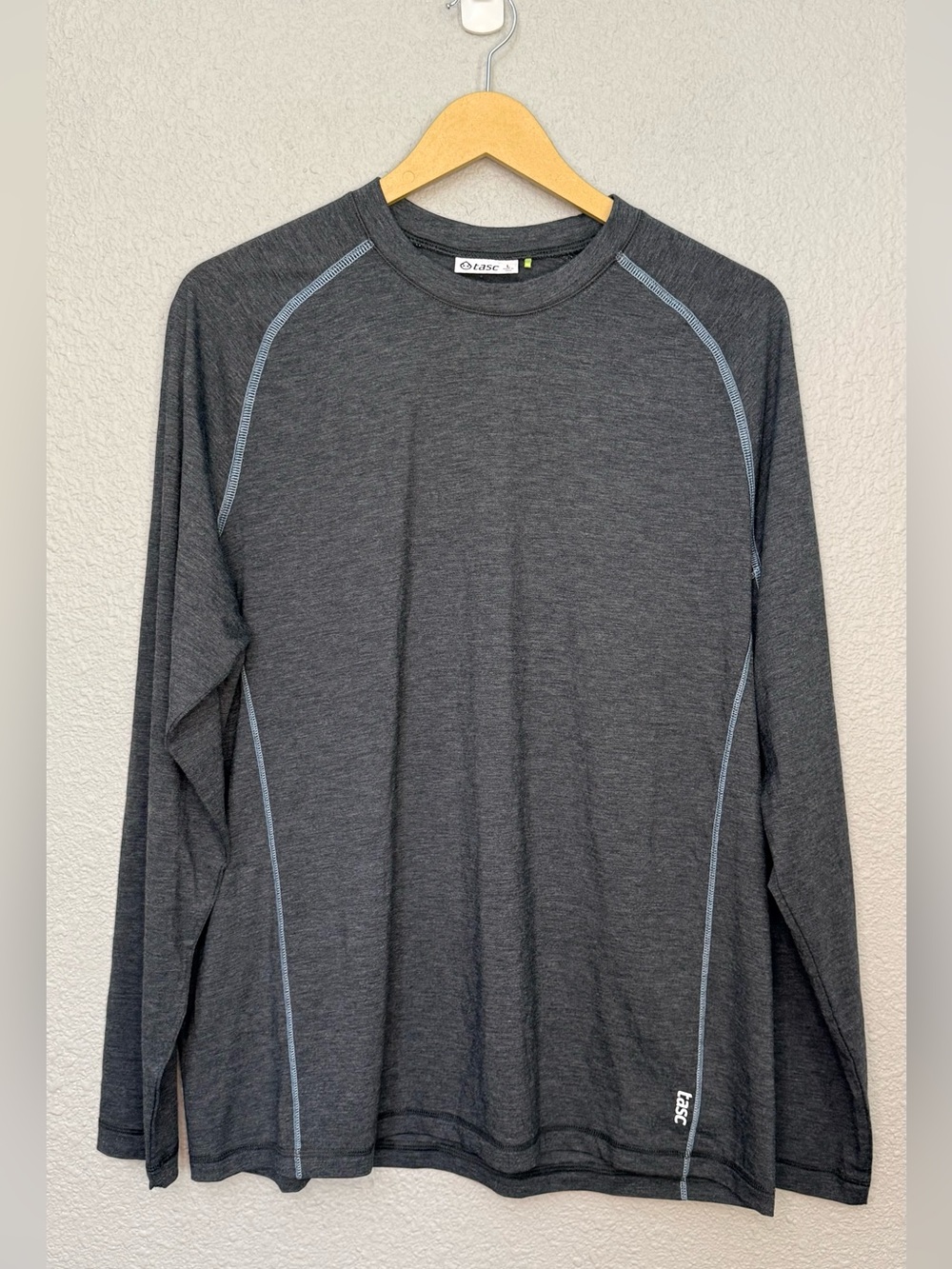 tasc | Carrollton Long Sleeve T-Shirt | Iron Heather w/contrast Hems | Large